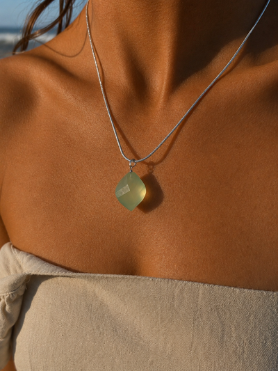 Jade flame tear drop silver pendant