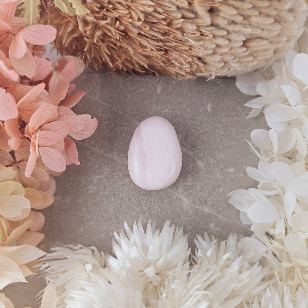 Mangano Calcite Pendant