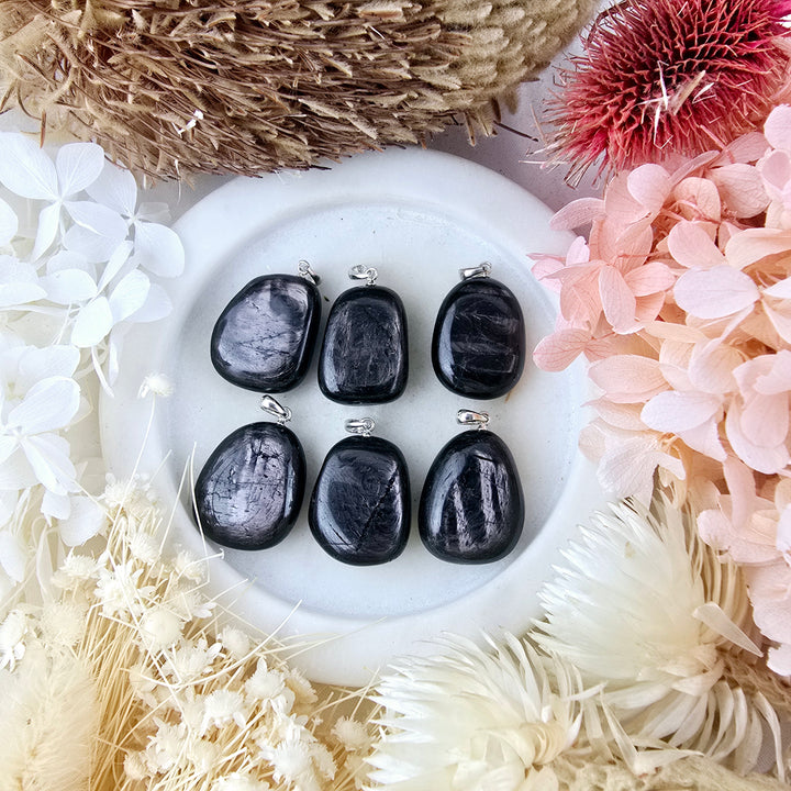 Hyperstheme Tumbled Pendant