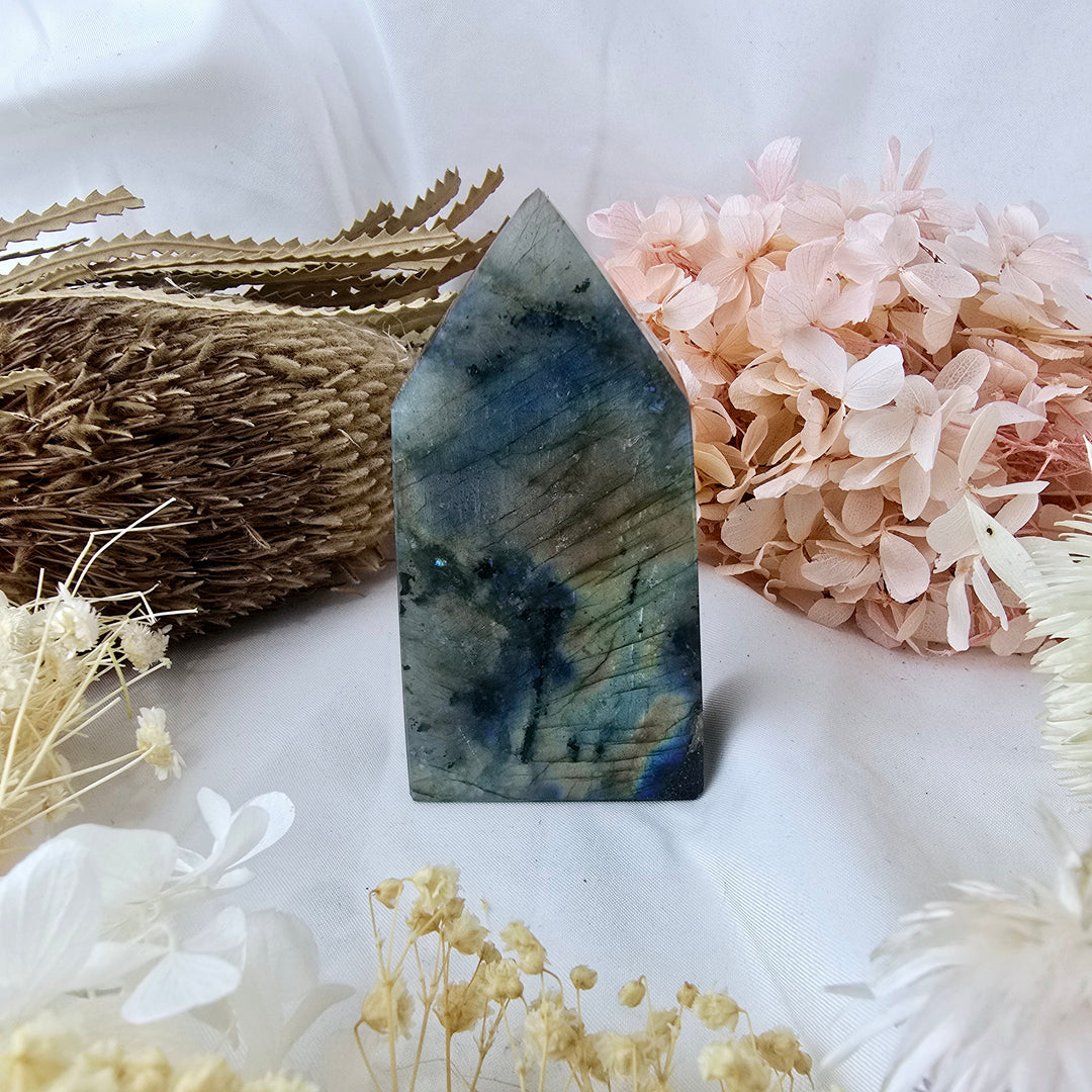 Labradorite Tower (high flash)