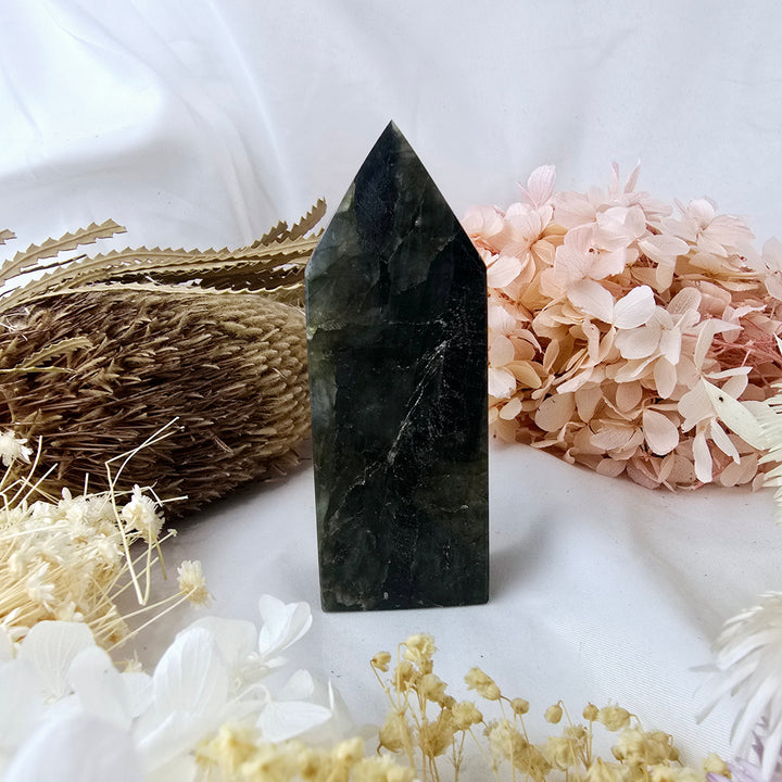 Labradorite Tower (high flash)
