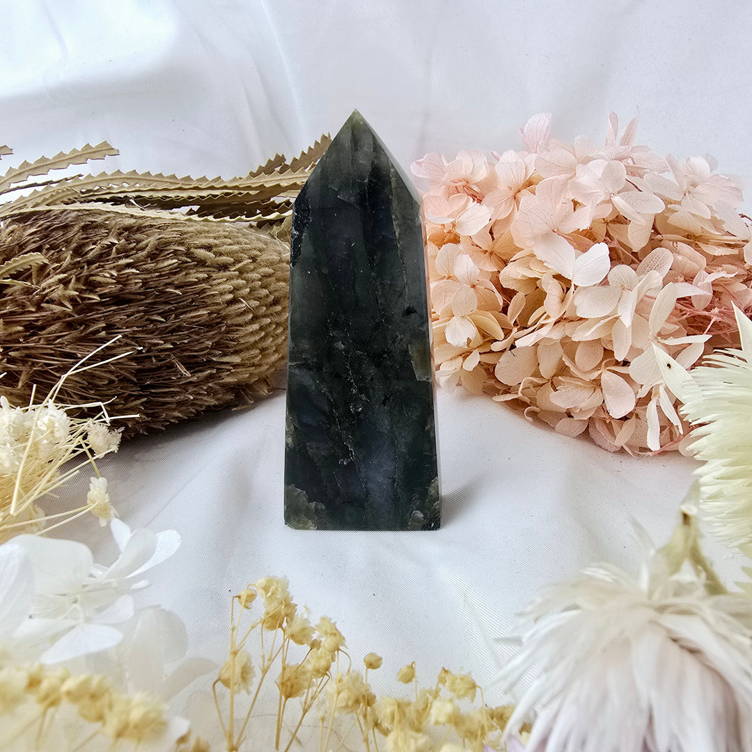 Labradorite Tower (high flash)