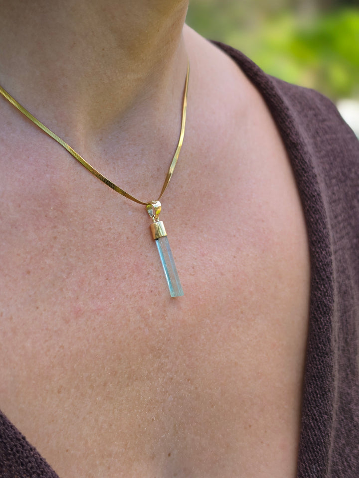 Natural Raw Emerald Pendant – 9K Solid Gold — Love in Bloom