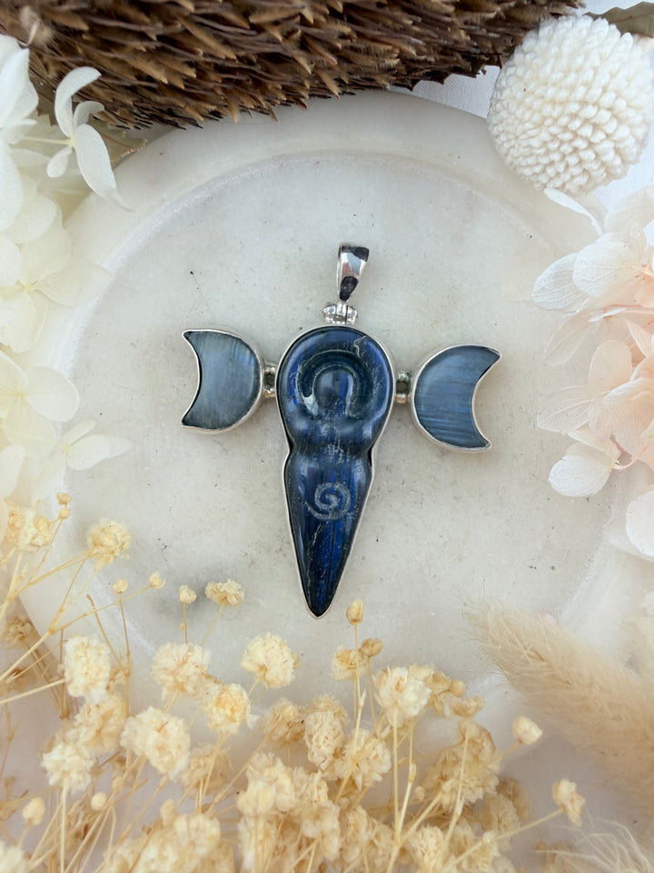 Labradorite Daughter Of The Moon Silver Pendant
