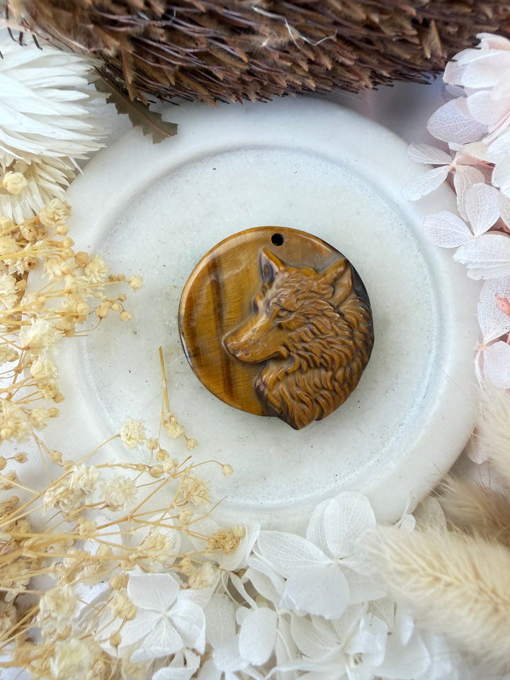 Tigers Eye Wolf Pendant