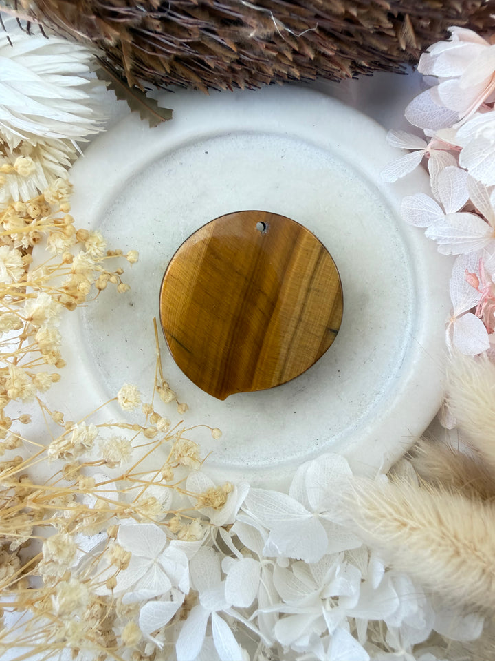 Tigers Eye Wolf Pendant