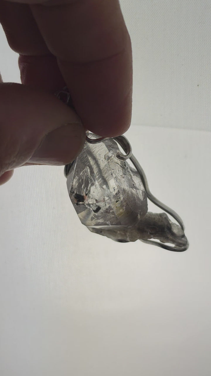 Clear Quartz with Enhydro Moving Bubble Pendant