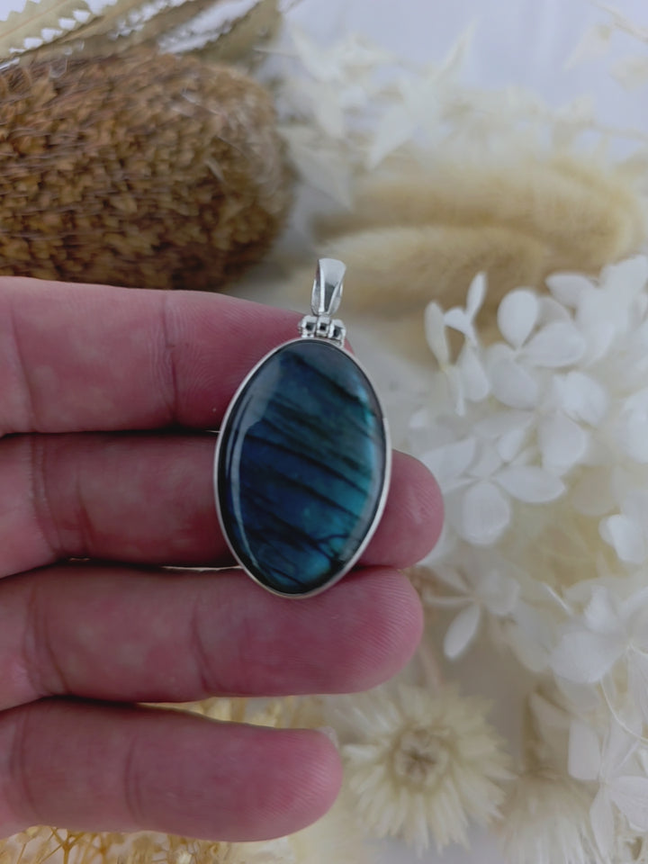 Labradorite Silver Pendant