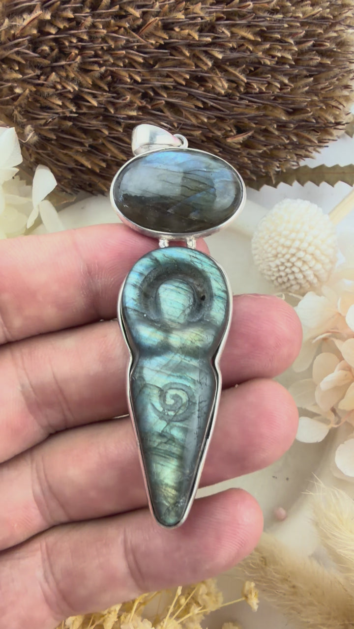 Labradorite Daughter Of The Moon Silver Pendant