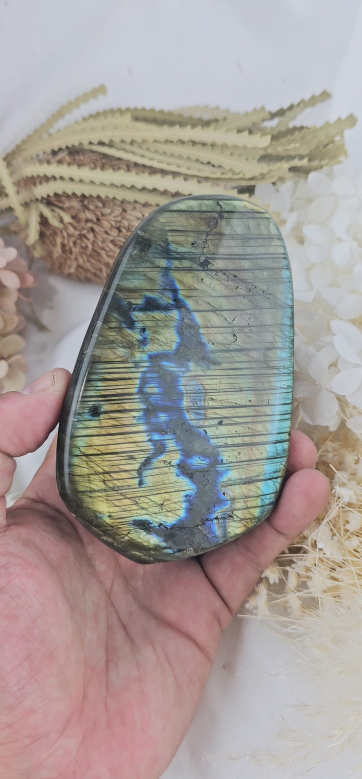 Labradorite Free Form