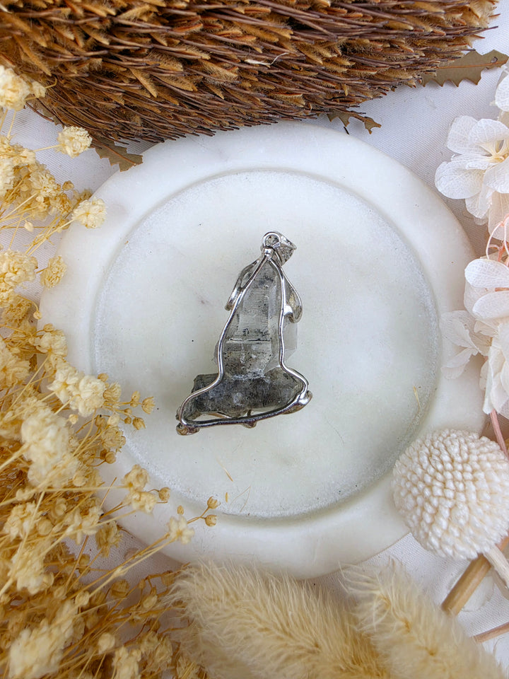 Clear Quartz with Enhydro Moving Bubble Pendant