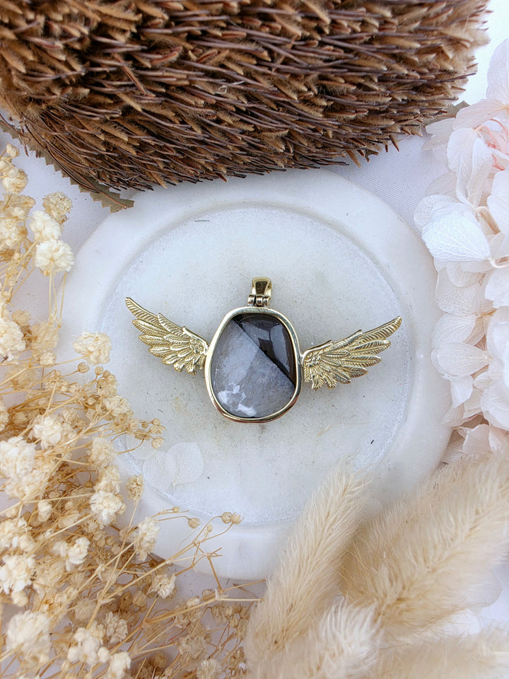 Agate in Quartz Anahata Brass Pendant