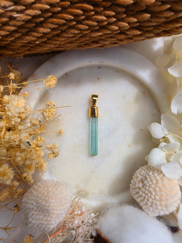 Natural Raw Emerald Pendant – 9K Solid Gold