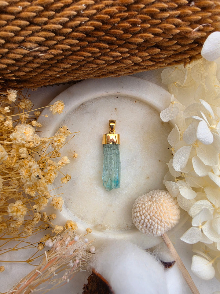Natural Raw Emerald Pendant – 9K Solid Gold