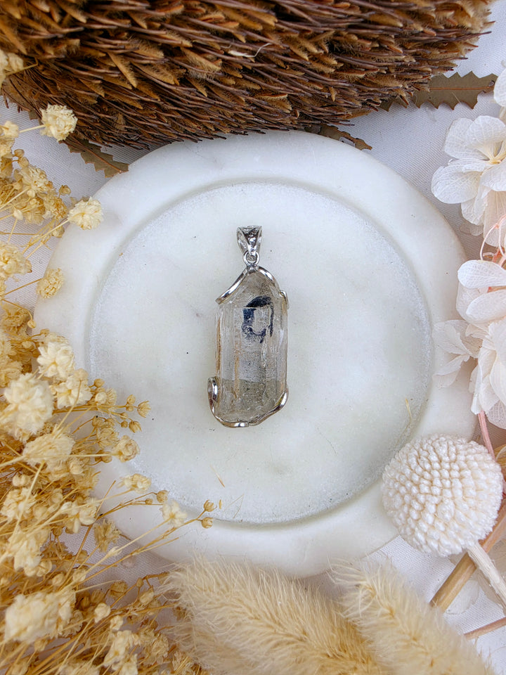 Clear Quartz with Enhydro Moving Bubble Pendant