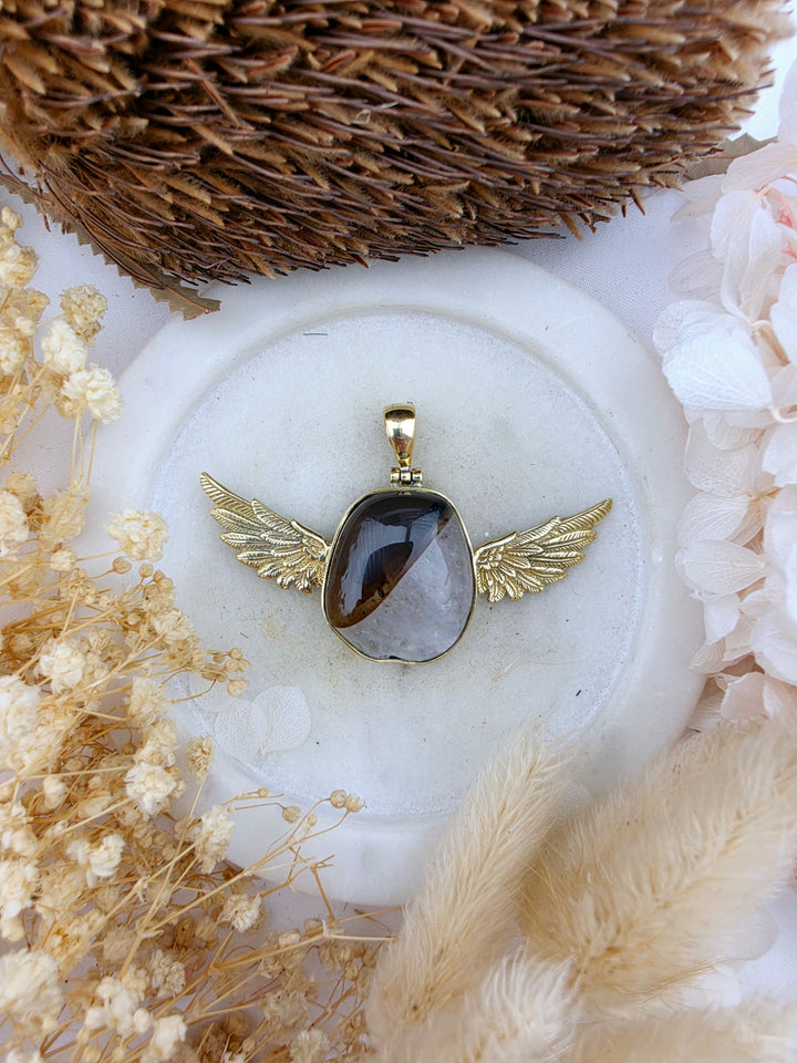 Agate in Quartz Anahata Brass Pendant