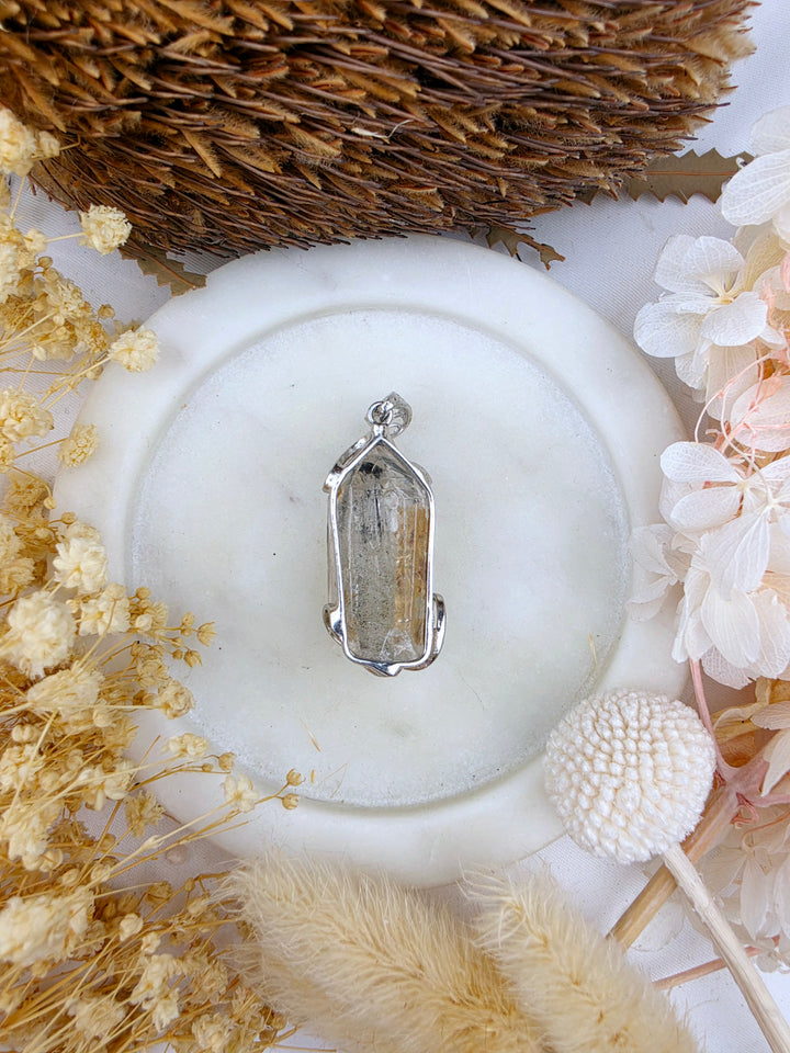 Clear Quartz with Enhydro Moving Bubble Pendant
