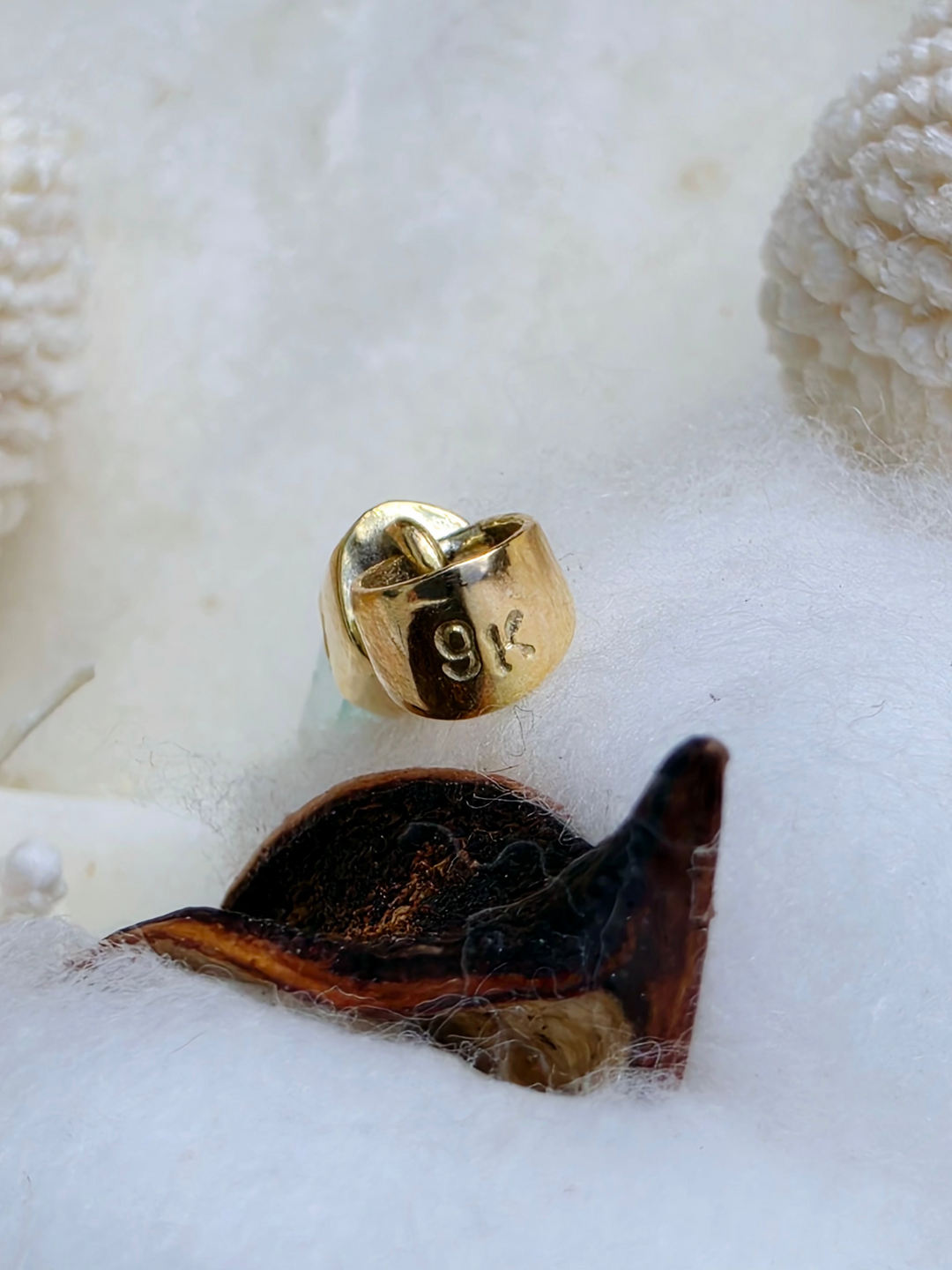 Natural Raw Emerald Pendant – 9K Solid Gold