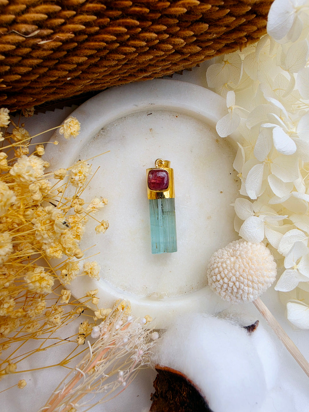 Natural Raw Emerald Pendant – 9K Solid Gold Light Keeper Wand