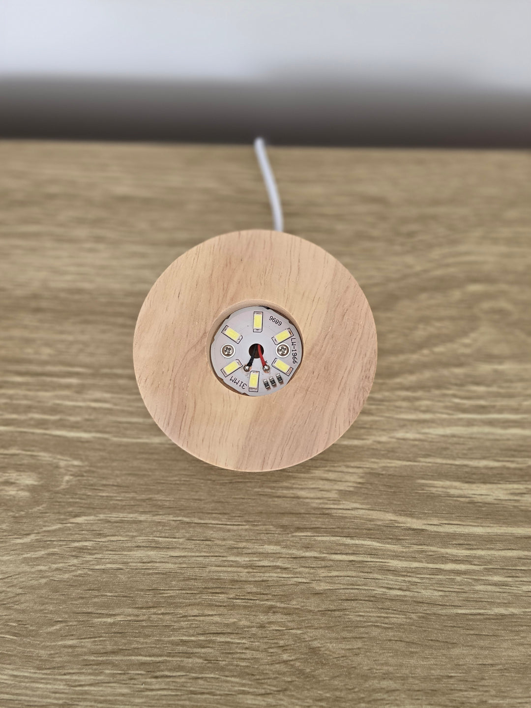 Light LED Wooden Stand - Medium