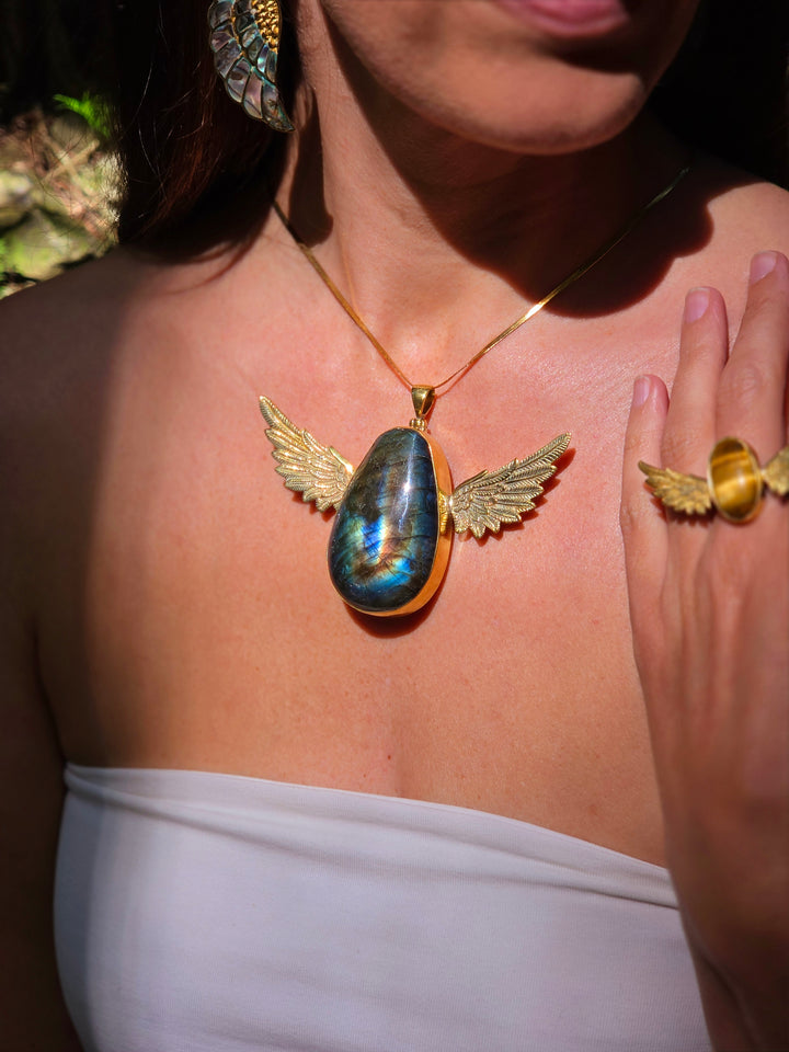 Labradorite Queen Anahata Brass Pendant