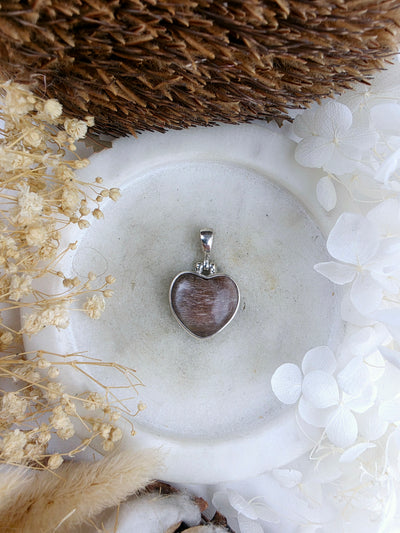 Peach Moonstone Heart Silver Pendant — Moonlit Return