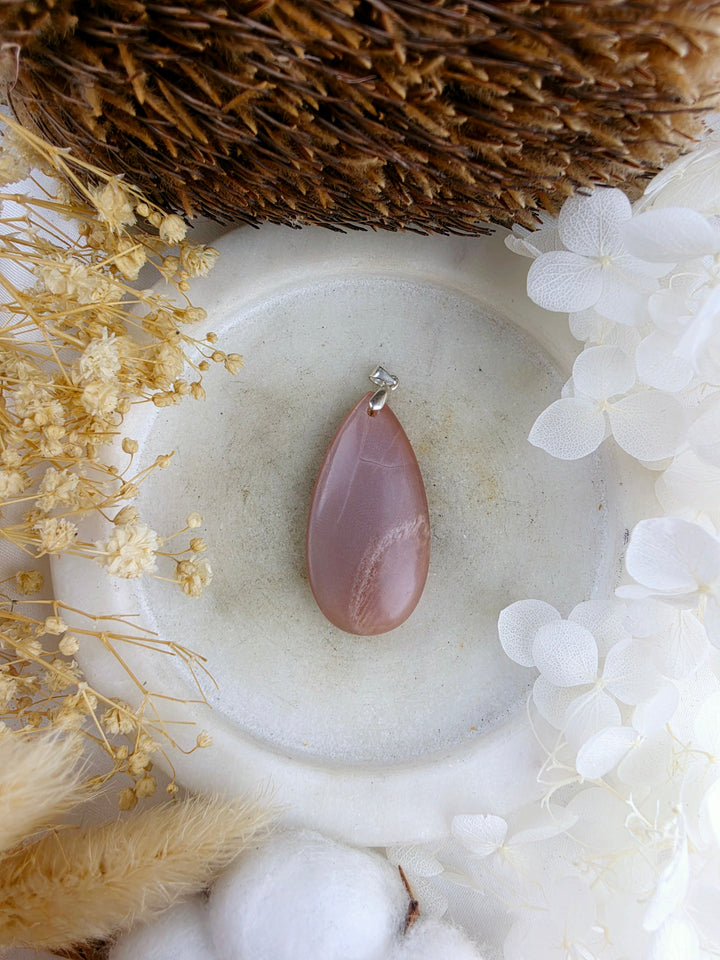 Peach Moonstone Silver Pendant