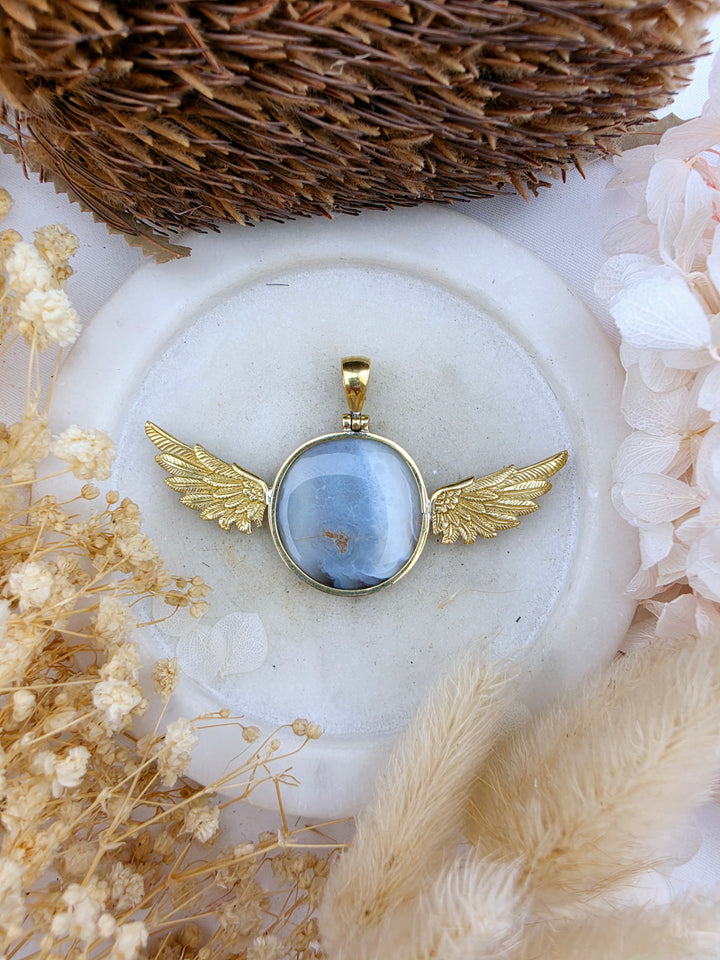 Agate in Quartz Anahata Brass Pendant
