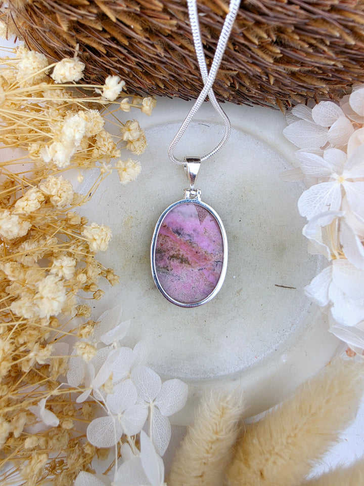 Cobalto Calcite White Brass Pendant