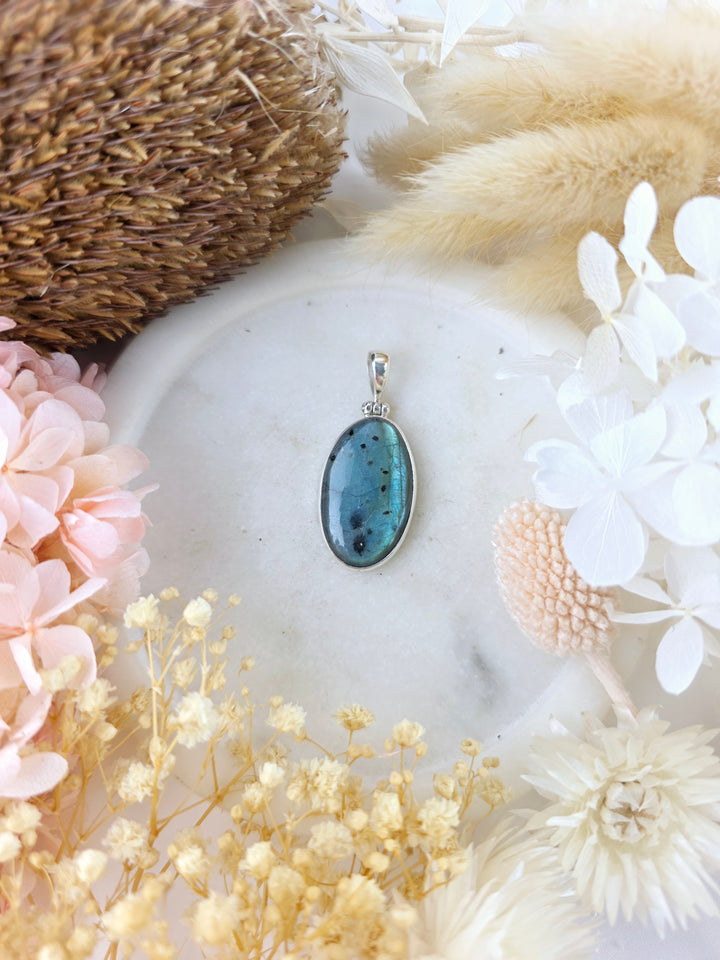 Labradorite Silver Pendant