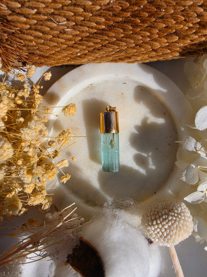 Natural Raw Emerald Pendant – 9K Solid Gold Light Keeper Wand