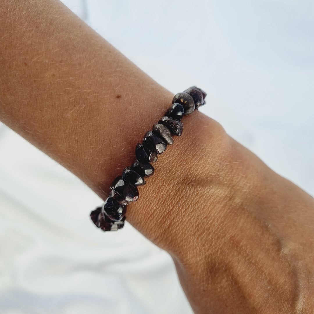 Garnet Bracelet - Chip