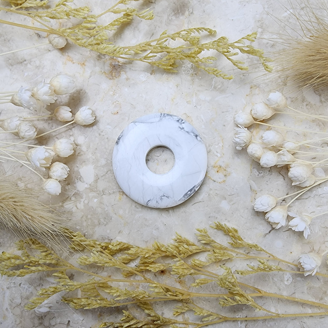 Howlite Donut