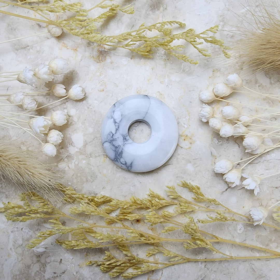 Howlite Donut