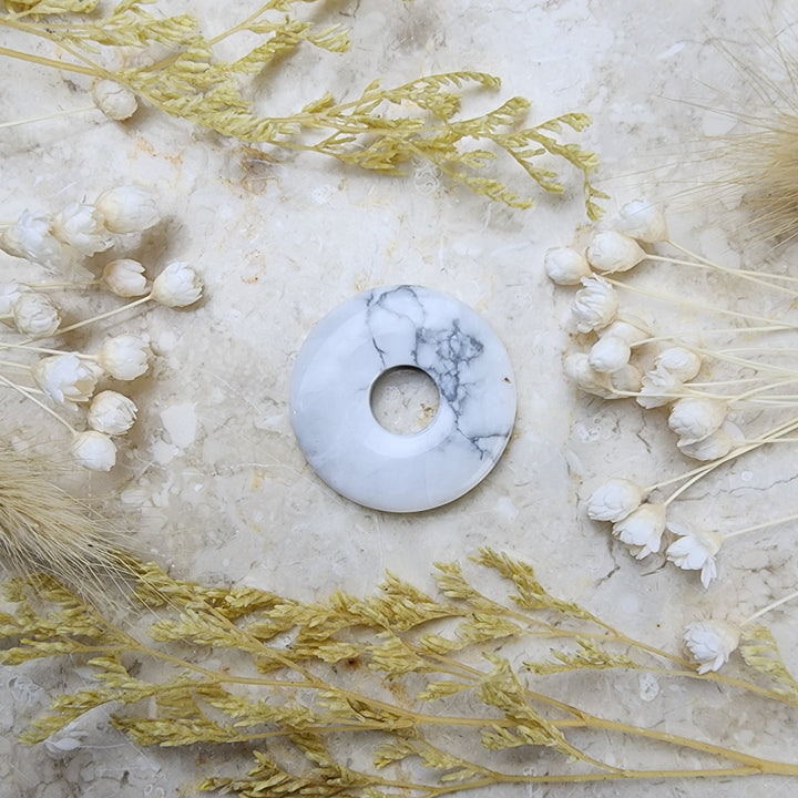 Howlite Donut