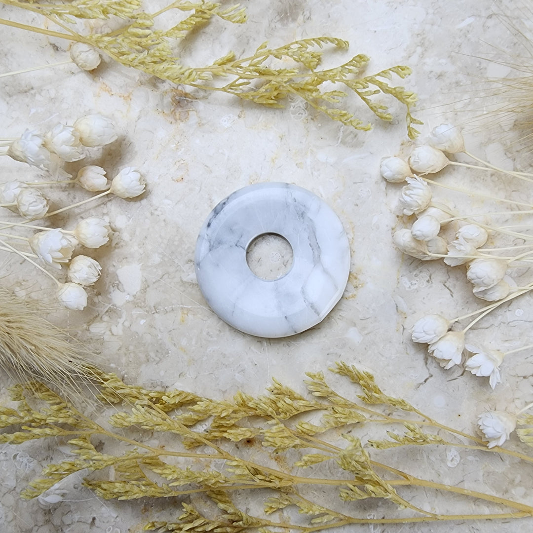 Howlite Donut