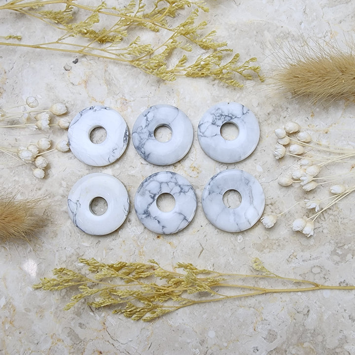 Howlite Donut